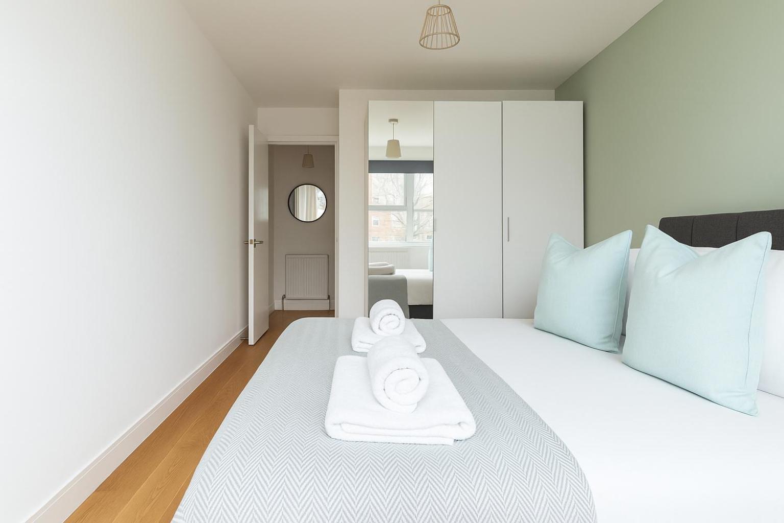 1 Bed In Battersea Apartment